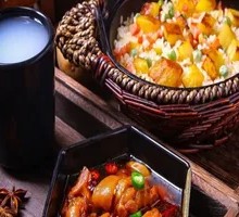 Sauce-Flavored Pork Trotter and Potato Rice