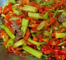 Stir-Fried Beef with Yellow Onion