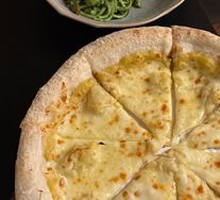 Golden Pillow Durian Pizza