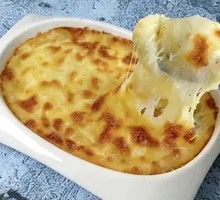 Cheesy Baked Mashed Potatoes