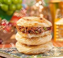 Crispy Pastry Green Pepper Pork Bao