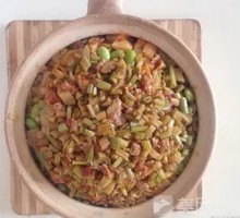 Shredded Meat and Celery Claypot Rice
