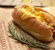 Hawaiian-Style Hot Dog