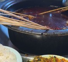 Guanggangchang Wiqu Xiao Jun Gan Chuan Chuan Xiang