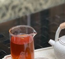 Plum Battle Golden Monkey Tea