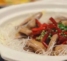 Sichuan-style Steamed Pigeon with Spicy Numbing Seasoning