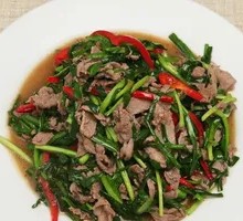 Stir-Fried Pork and Leek Strips