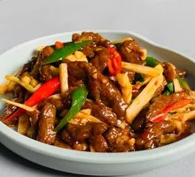 Stir-Fried Beef with Yellow Onion