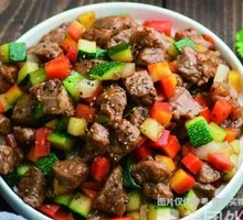 Black Pepper Beef Cubes with Two Meats Rice