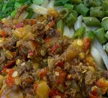 Sliced Beef with Green and Red Peppers Noodles
