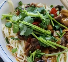 Soul-Capturing Chicken Offal Rice Noodles