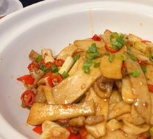 Braised King Oyster Mushroom in Clay Pot