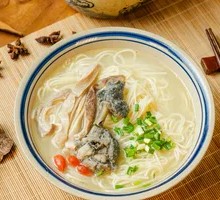 Pork Tripe and Black Chicken Noodles