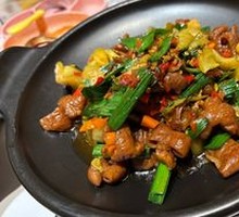 Sour Cabbage Stir-fried Pork Intestines