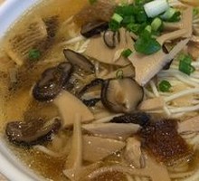 Bamboo Mushroom Noodles