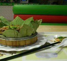 Braised Beef with Lotus Leaf Rice