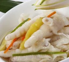 Sichuan-style Pickled Chicken Feet