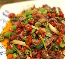 Stir-Fried Beef with Yellow Onion