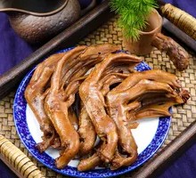 Spicy Braised Duck Feet and Duck Board