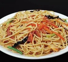 Stir-Fried Noodles with Shredded Meat