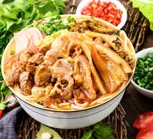 Luxury Family Feast Rice Noodles