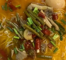 Spicy Pepper Chicken Offal Rice Noodles