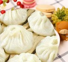 Soup-filled Steamed Buns