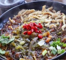 Sour Cabbage and Pork Noodles