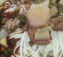 Spicy Pickled Cabbage Braised Pork Noodles
