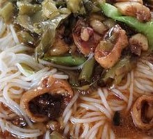 Chicken and Intestine Rice Noodles
