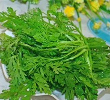 Chinese chrysanthemum greens