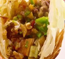 Braised Pork Crisp Flatbread Delight