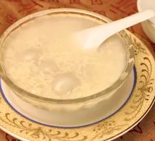 Glutinous Rice Balls in Sweet Fermented Rice Soup
