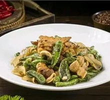 Zhangshu Port Pepper Stir-Fried with Pork