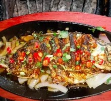 Sautéed Crucian Carp on Iron Plate