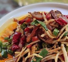 Houttuin stir-fried with cured pork