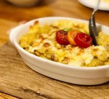 Curry Chicken Cheese Rice Bake