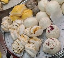 Homemade Yellow Rock Sugar Steamed Bun