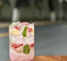 Raspberry Lychee Sparkling Water