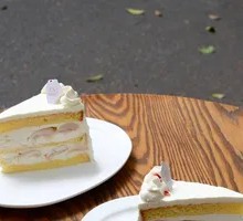 Rose Lychee Lotus Root Cream Cake