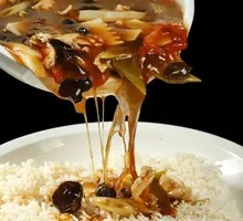 Fried Rice Noodles with Pork