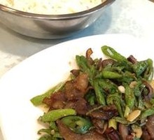 Stir-fried Pig's Head Meat with Green Chili