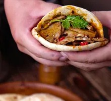 Baozi with Pork Head Meat