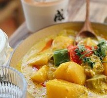 Thai Yellow Curry Beef Rice