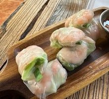 Vietnamese Fresh Spring Rolls with Shrimp