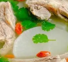 Pork Rib and Radish Soup