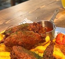 Chicken Wings with Fries