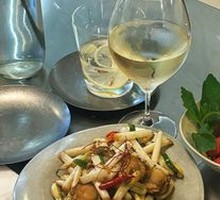 Crispy Stir-Fried Scallop with Peanut Sprouts