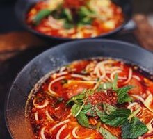 Fresh Meat Small Pot Rice Noodles