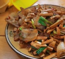 Fried Tofu and Pork Hot Pot
